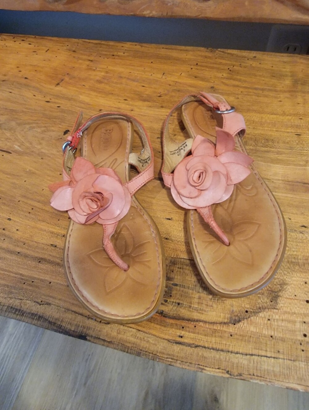 Born Pink Floral T-Strap Sandals Size 8